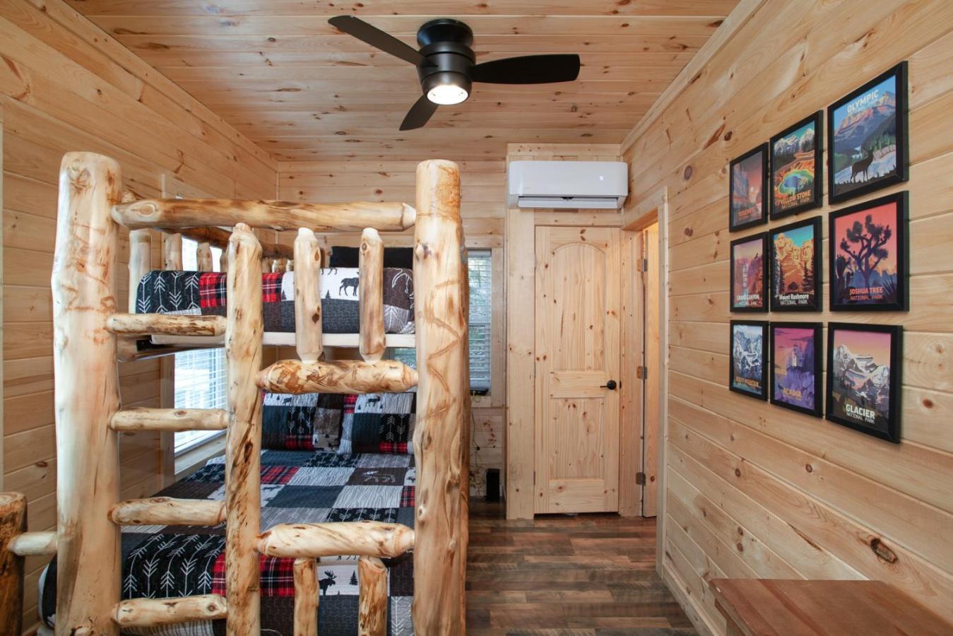 Whiskey Barrel W Hot Tub Arcade Game Fire Pit Villa Sevierville Ngoại thất bức ảnh