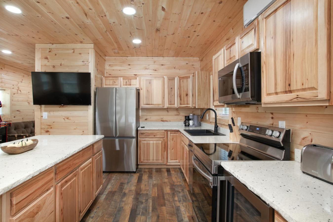 Whiskey Barrel W Hot Tub Arcade Game Fire Pit Villa Sevierville Ngoại thất bức ảnh